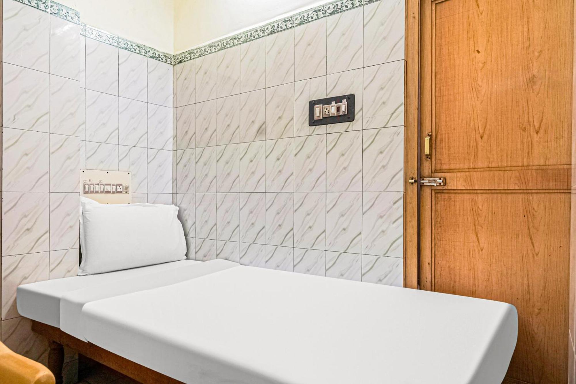 Hotel Spot On Venkata Sai Residency à Tirupati Extérieur photo