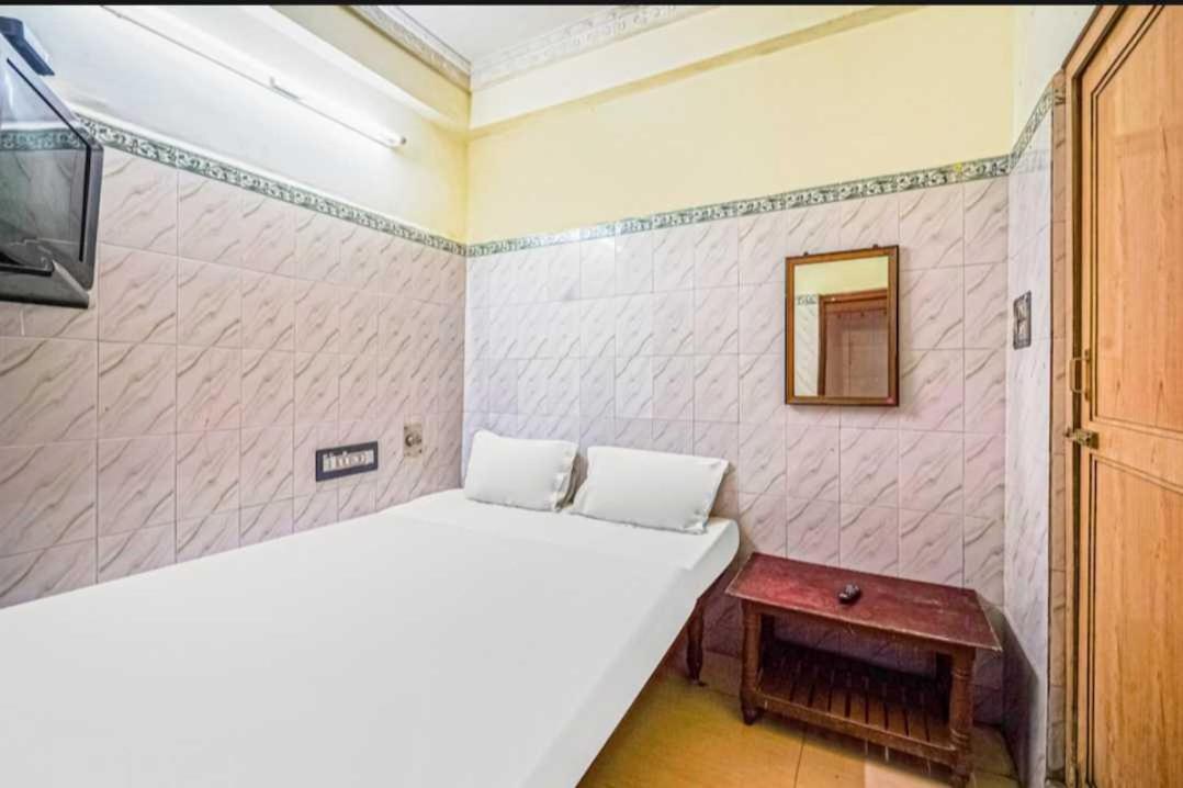 Hotel Spot On Venkata Sai Residency à Tirupati Extérieur photo