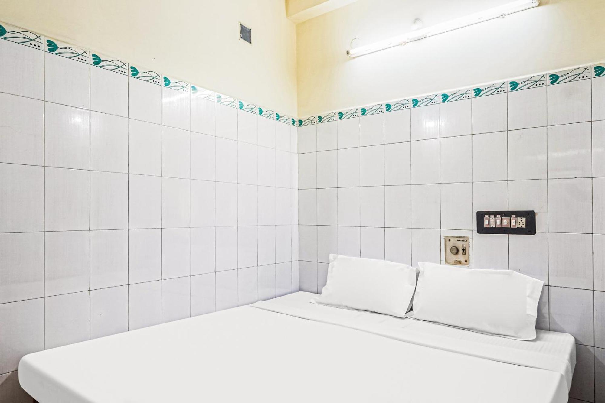 Hotel Spot On Venkata Sai Residency à Tirupati Extérieur photo