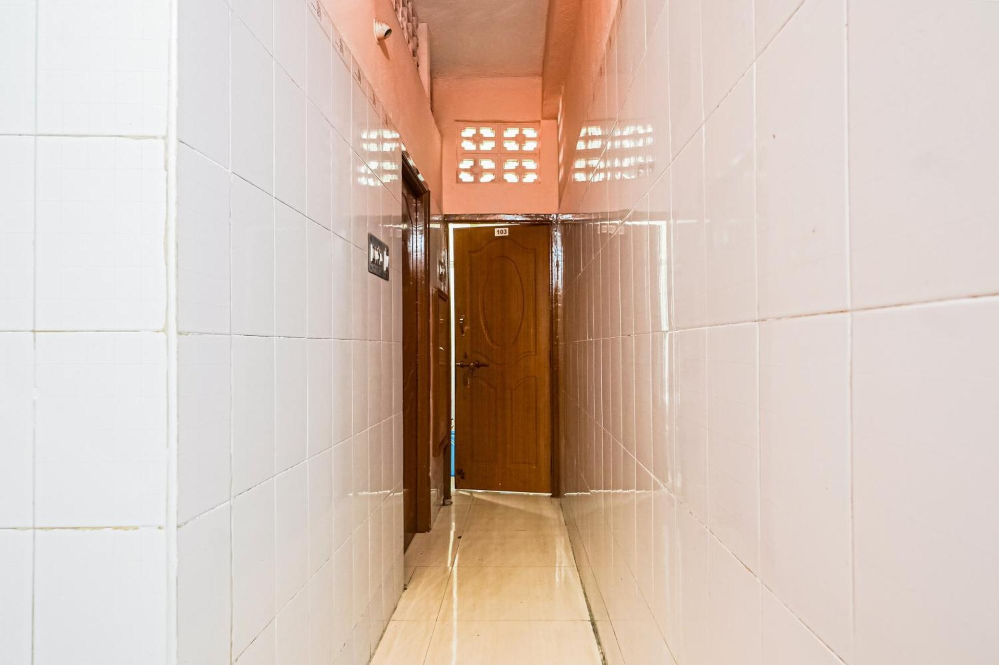 Hotel Spot On Venkata Sai Residency à Tirupati Extérieur photo